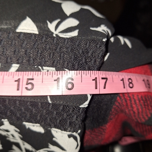 A Calvin Klein Floral Black and White lined maxi Dress in a size 12. Pre-loved - Picture 4 of 13